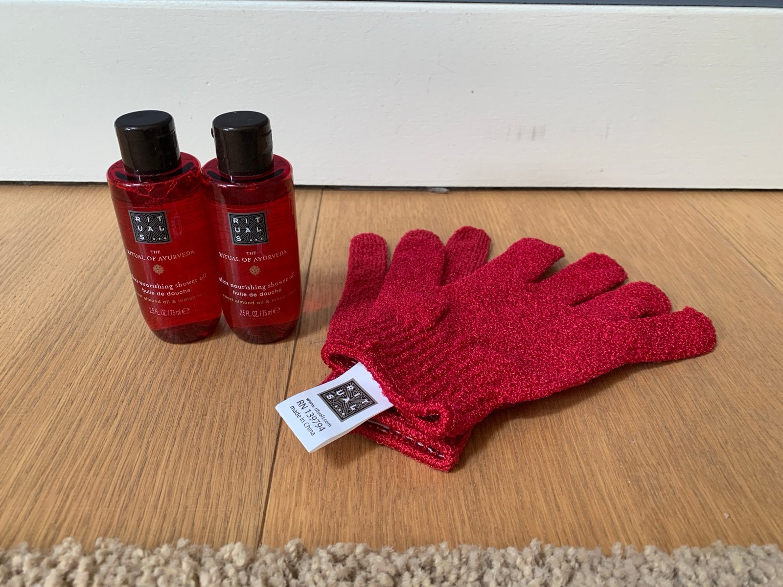 Rituals The Ritual of Ayurveda doucheolie en scrubhandschoen, Ophalen of Verzenden, Nieuw, Bad & Douche