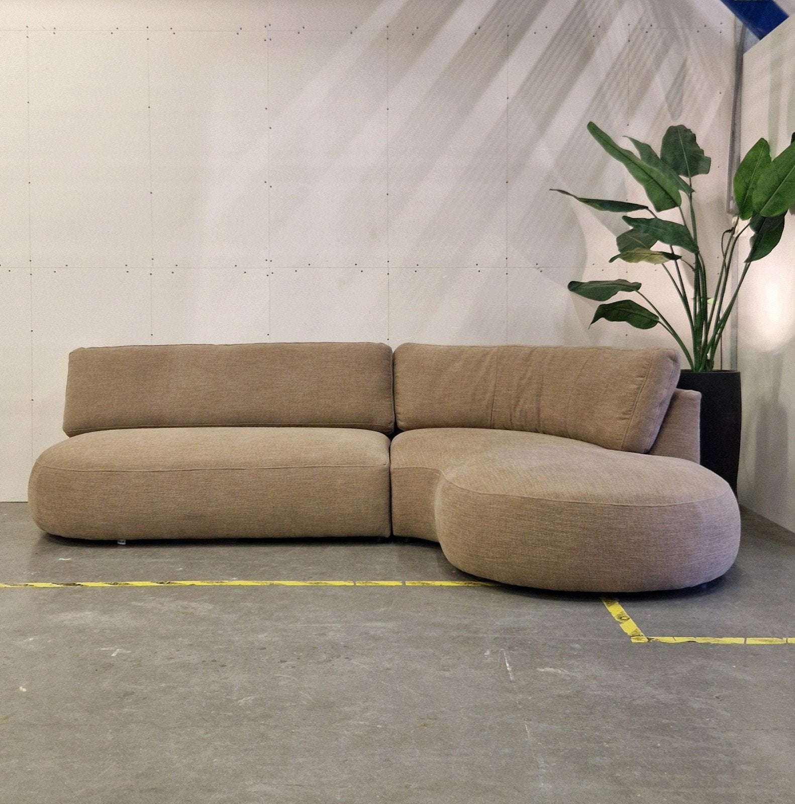 Organische Hoekbank Taupe 280x180 cm Zo Goed Als Nieuw