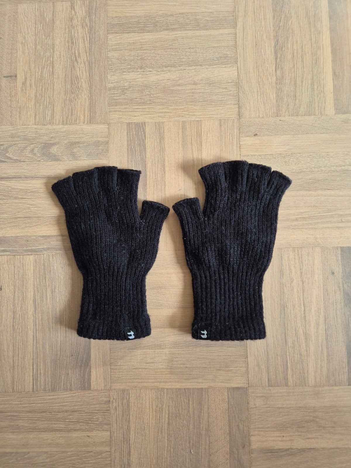 Bershka vingerloze handschoenen zwart - NIEUW, Kleding | Dames, Maat 38/40 (M), Nieuw, Handschoenen, Bershka