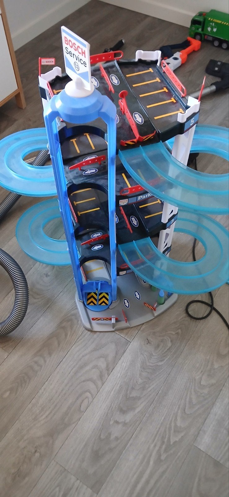 mooie auto parkeertoren, Ophalen, Zo goed als nieuw