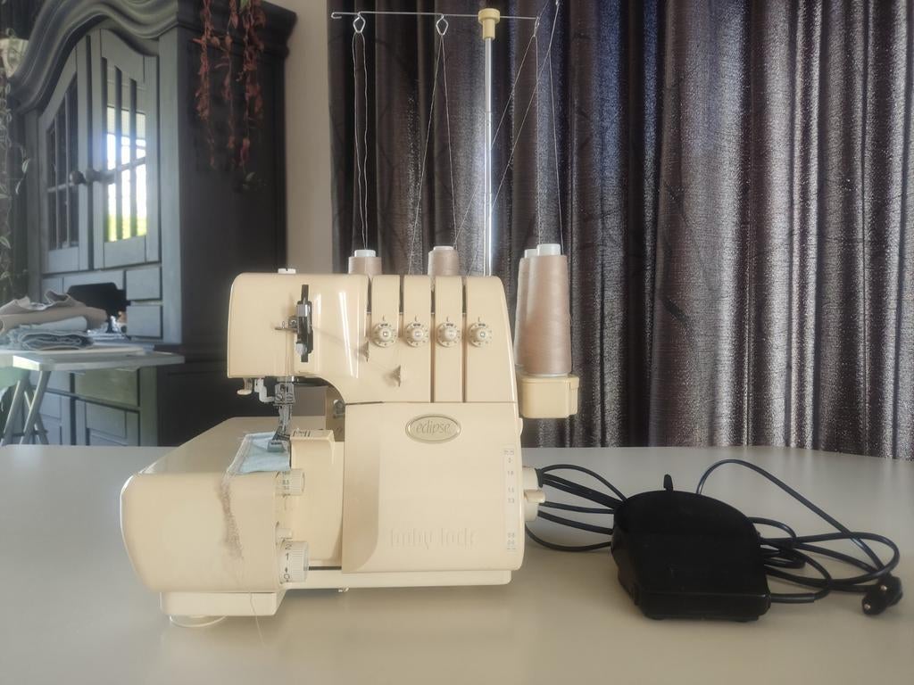 Baby Lock Eclipse lockmachine, Hobby en Vrije tijd, Naaimachines en Toebehoren, Ophalen of Verzenden, Lockmachine, Overige merken