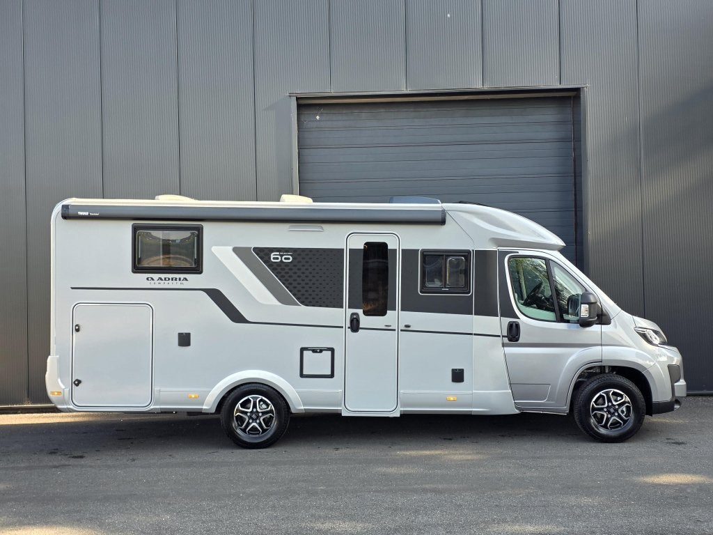 Adria Compact DL 60 Years Edition, Automaat, Ringverwarming, Fiat, Bedrijf