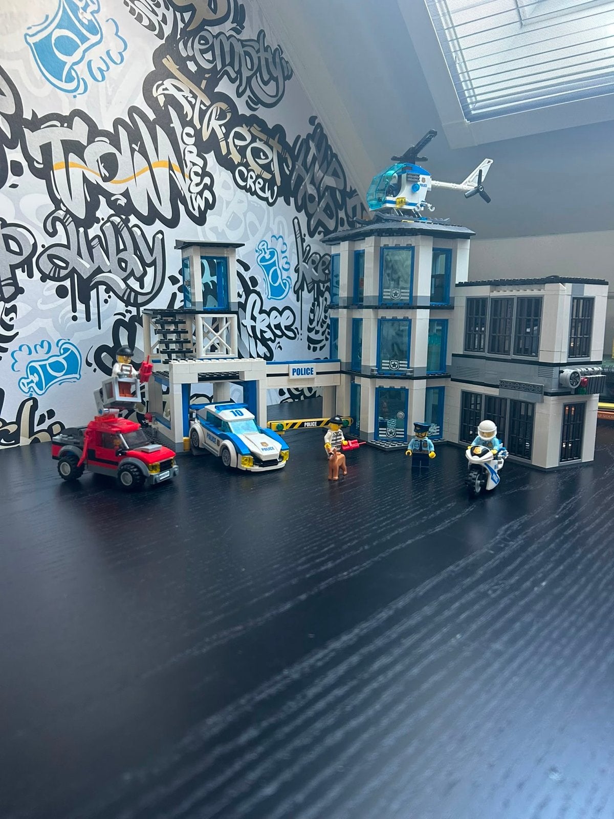 LEGO City Politiebureau 60141, City, Lego, Ophalen of Verzenden, Zo goed als nieuw