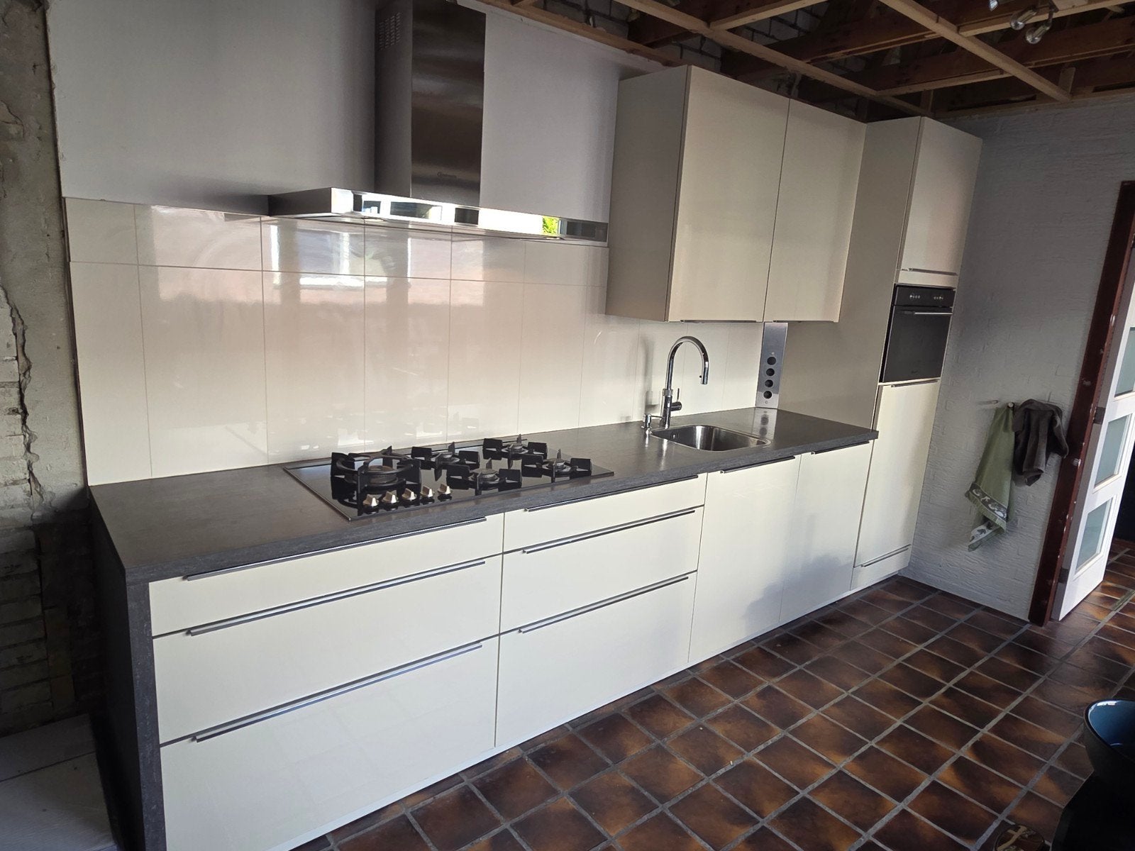 Nette keuken hoogglans wit met Bauknecht apparatuur, Huis en Inrichting, Ophalen, Gebruikt, Wit, Enkelwandige keuken