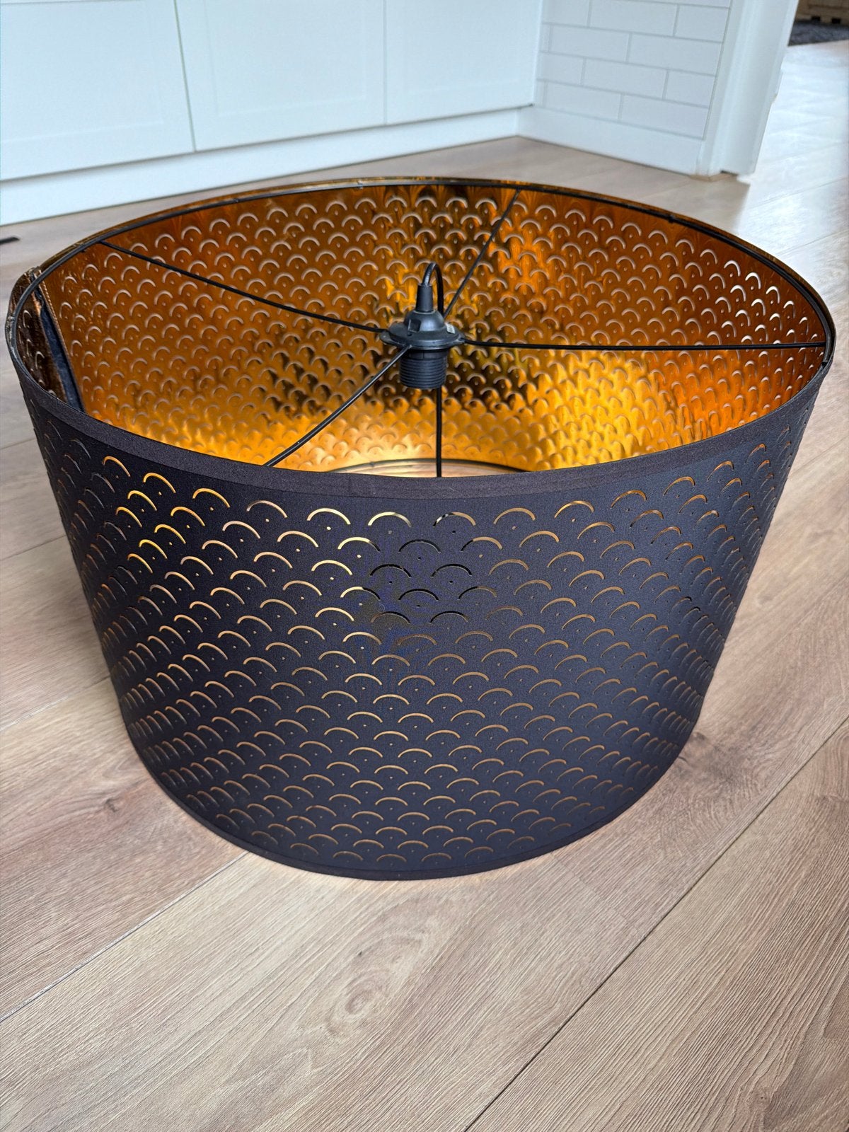 IKEA Hemma Lampenkap Zwart Goud - Zo goed als nieuw, Huis en Inrichting, 25 tot 50 cm, Zwart, Rond, Ophalen of Verzenden