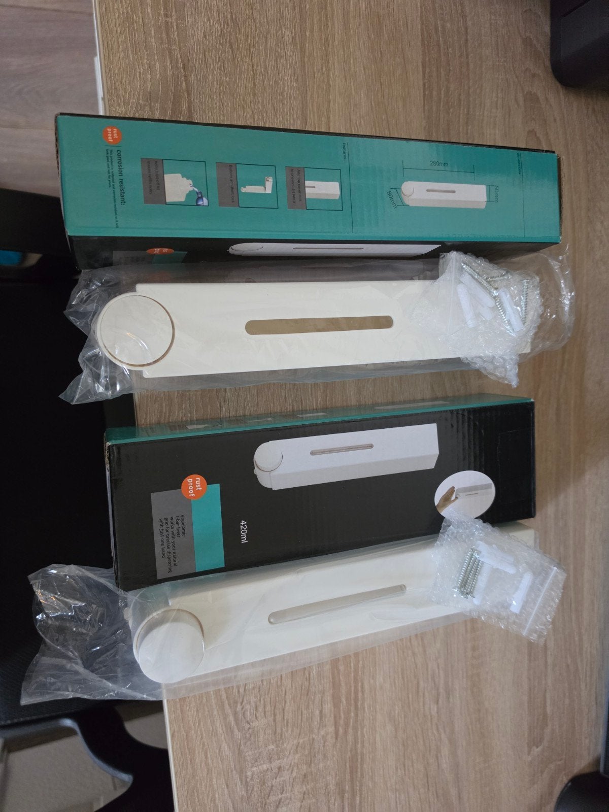 2x Nieuwe witte zeep/shampoo dispensers 420 ML, Huis en Inrichting, Ophalen of Verzenden, Nieuw, Wit, Zeepdispenser/zeepbakje
