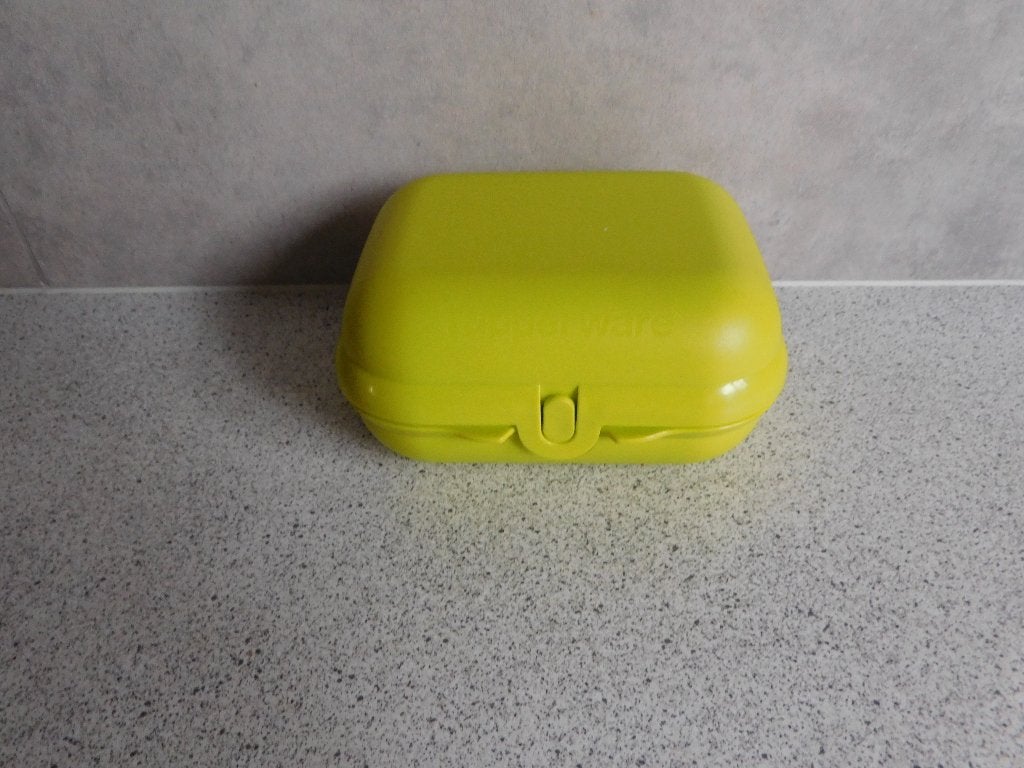 Tupperware Eco Smartclip 12,9x10,9x5,2 cm. Lime, Huis en Inrichting, Ophalen of Verzenden, Zo goed als nieuw, Overige kleuren
