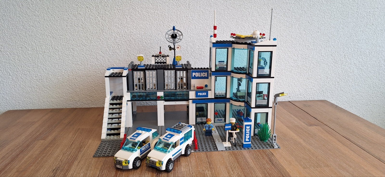 Lego City Politiebureau 7498 met extra helikopter, Compleet, Lego, Ophalen of Verzenden, Complete set
