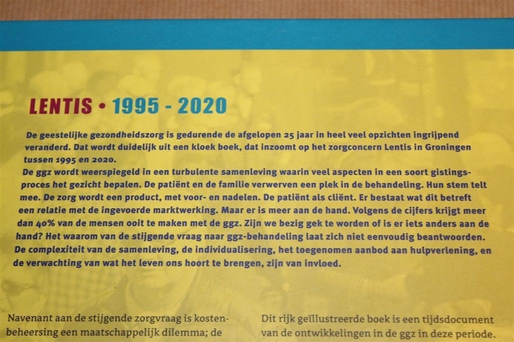 Lentis — 25 Jaar Zorggeschiedenis In Beeld, Ophalen of Verzenden, Zo goed als nieuw