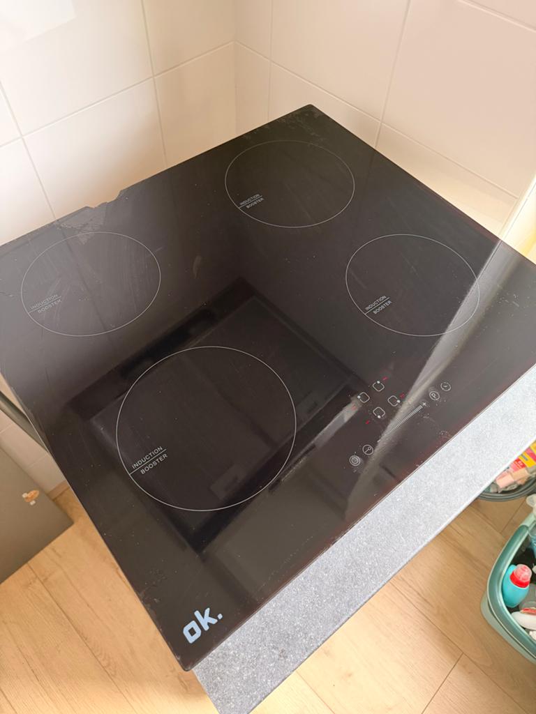 OK. Inductiekookplaat met 4 zones - beschadigd, Witgoed en Apparatuur, Ophalen, Gebruikt, 4 kookzones, Inbouw