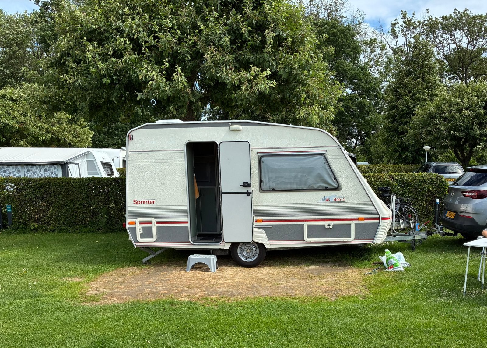 Beyerland 400-2 in prima staat lichtgewicht, Vast bed, Rondzit, Koelkast, Tot en met 2