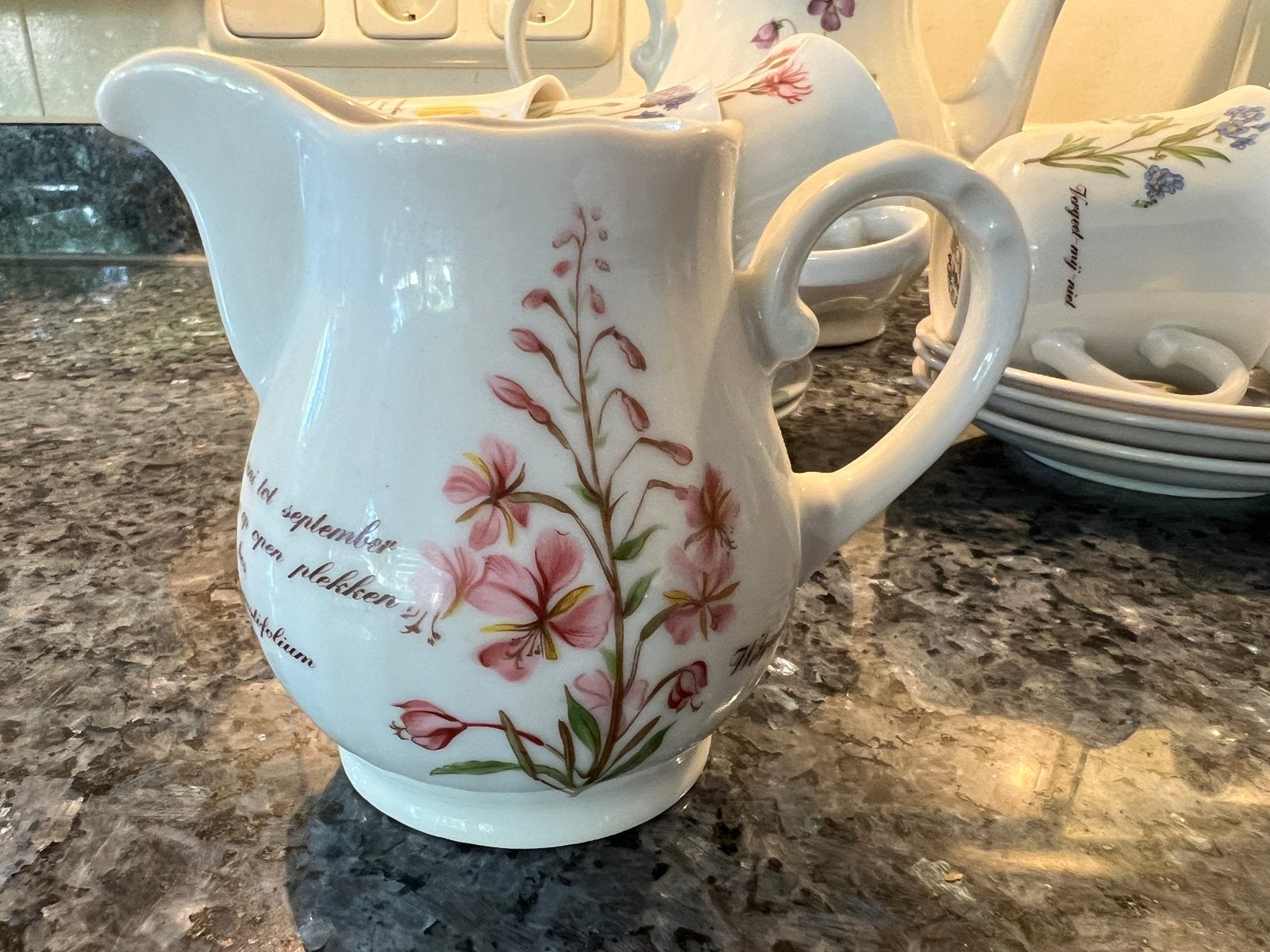 Compleet thee servies Libelle Wilde Planten Marjolein Bastin, Ophalen of Verzenden, Zo goed als nieuw, Porselein, Compleet servies