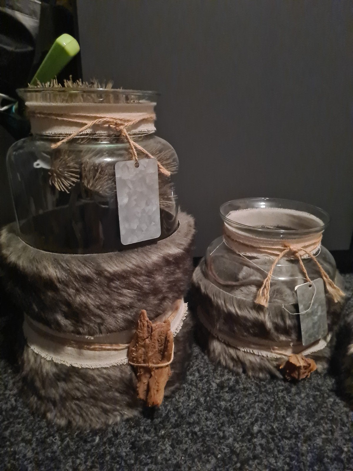 Decoratieve glazen potten met bont en houten accenten, Huis en Inrichting, Ophalen, Gebruikt, Meerkleurig, Landelijk