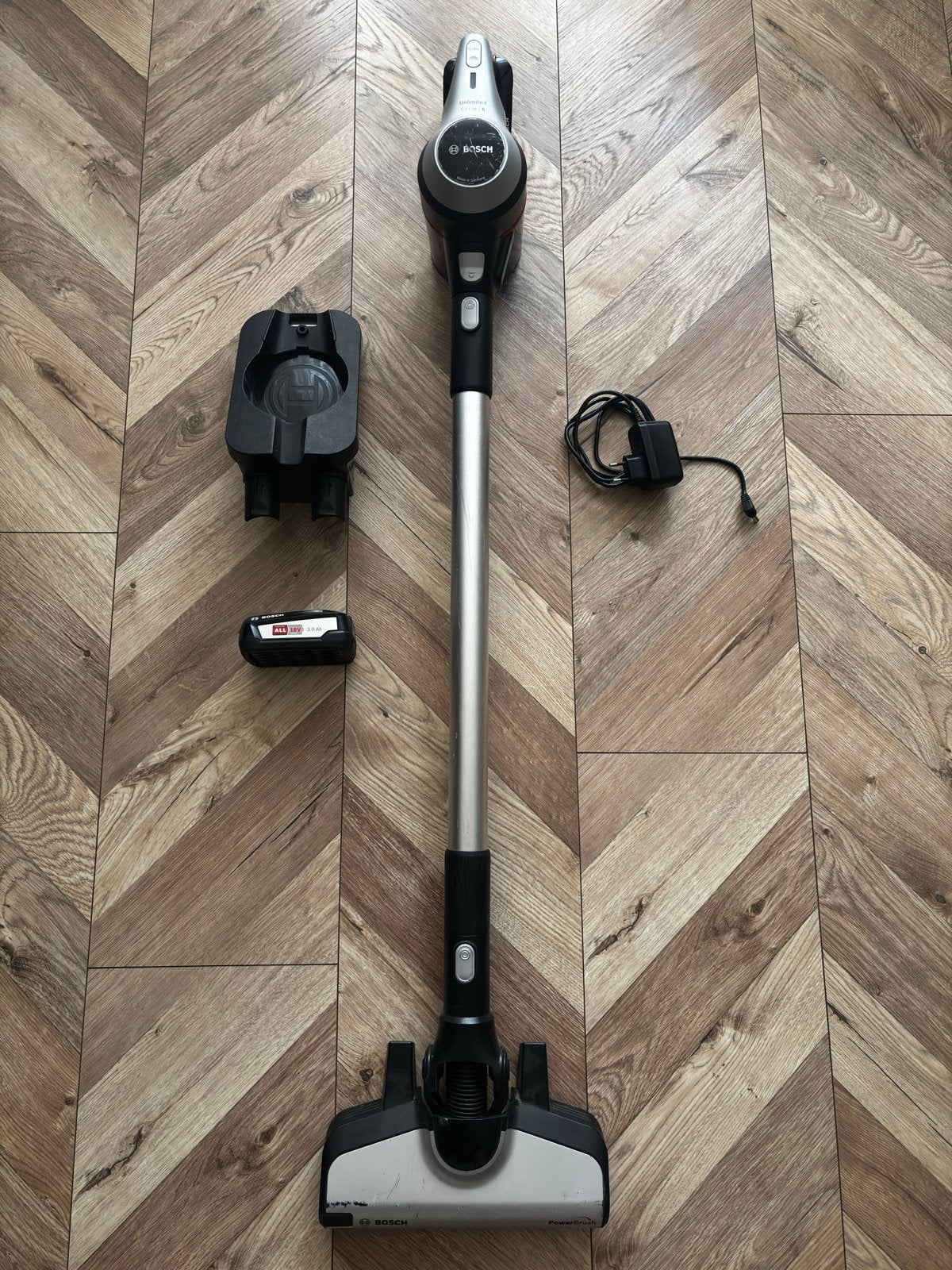 Bosch Serie 6 Steelstofzuiger met 2 accu's en wandhouder, Ophalen, Gebruikt, Bosch, Draadloos