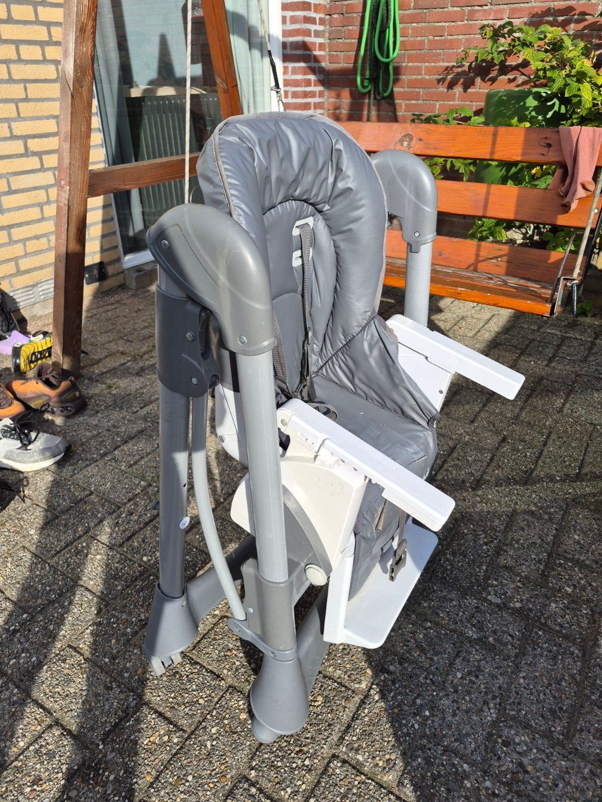 Gratis fijn kinderstoel eetstoel beschadigd, Ophalen of Verzenden