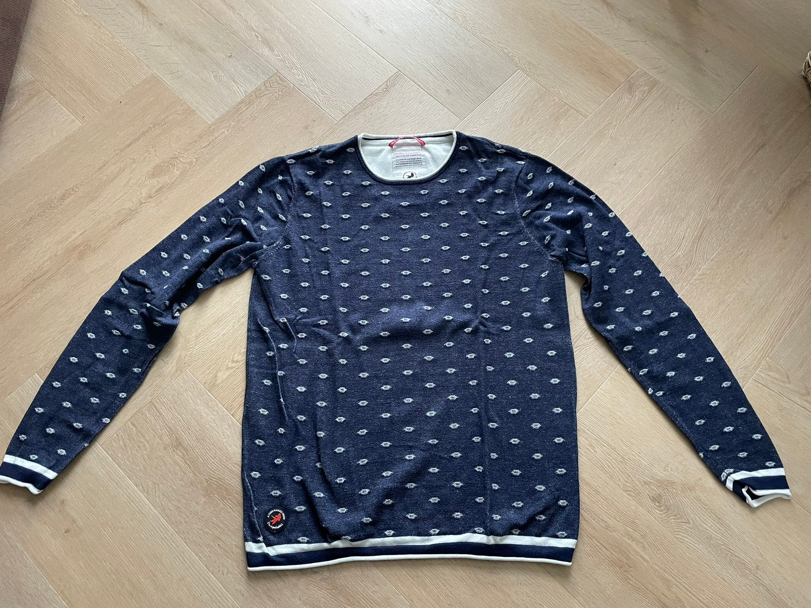 Blauw witte trui van A Fish Named Fred maat M, Ophalen of Verzenden, Zo goed als nieuw, Maat 48/50 (M), Blauw