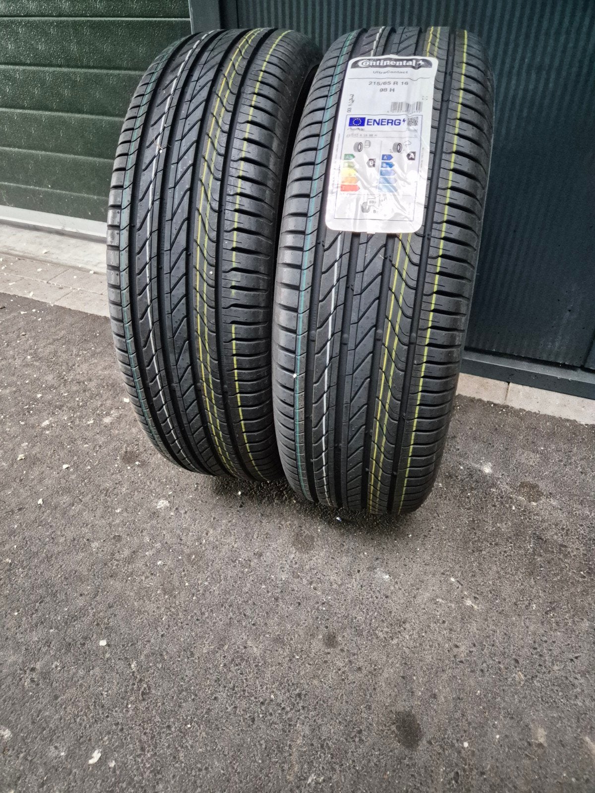 2 NIEUWE 215 65 R16 CONTINENTAL ULTRA CONTACT ZOMERBANDEN, Auto-onderdelen, Banden en Velgen, Ophalen, 215 mm, 16 inch, Nieuw