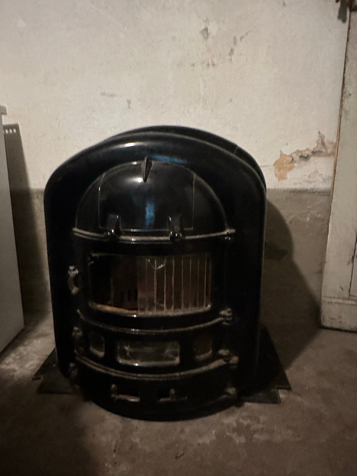 Vintage Kolenkachel - Zwart, Gebruikt ophalen in maastricht, Huis en Inrichting, Kachels, Ophalen, Gebruikt, Overige brandstoffen