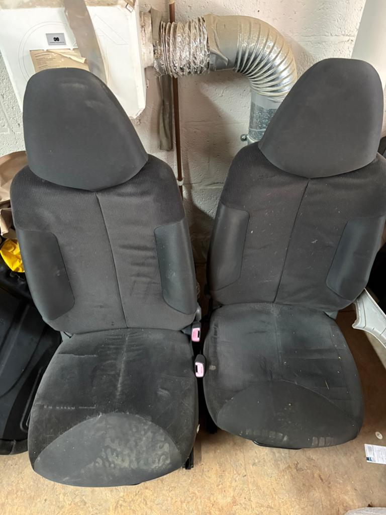 Zwart interieur aygo c1 107 isofix delen neerklapbaar, Auto-onderdelen, Ophalen, Toyota