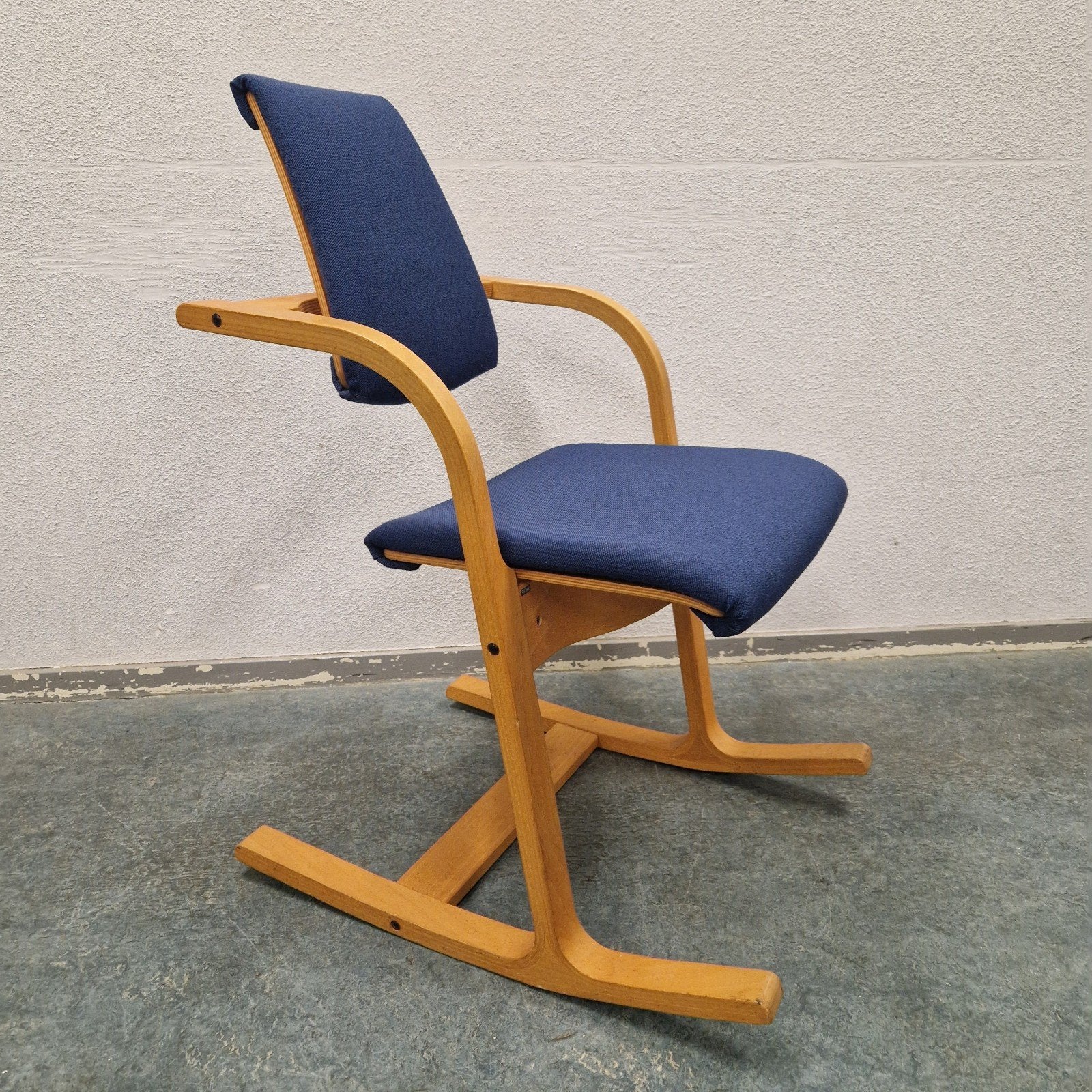 Stokke Varier Actulum ergonomische stoel werk stoel, Hout, Kolibrivintagehal@gmail.com, Gebruikt, Aaldertgeertsstraat 43 Olst