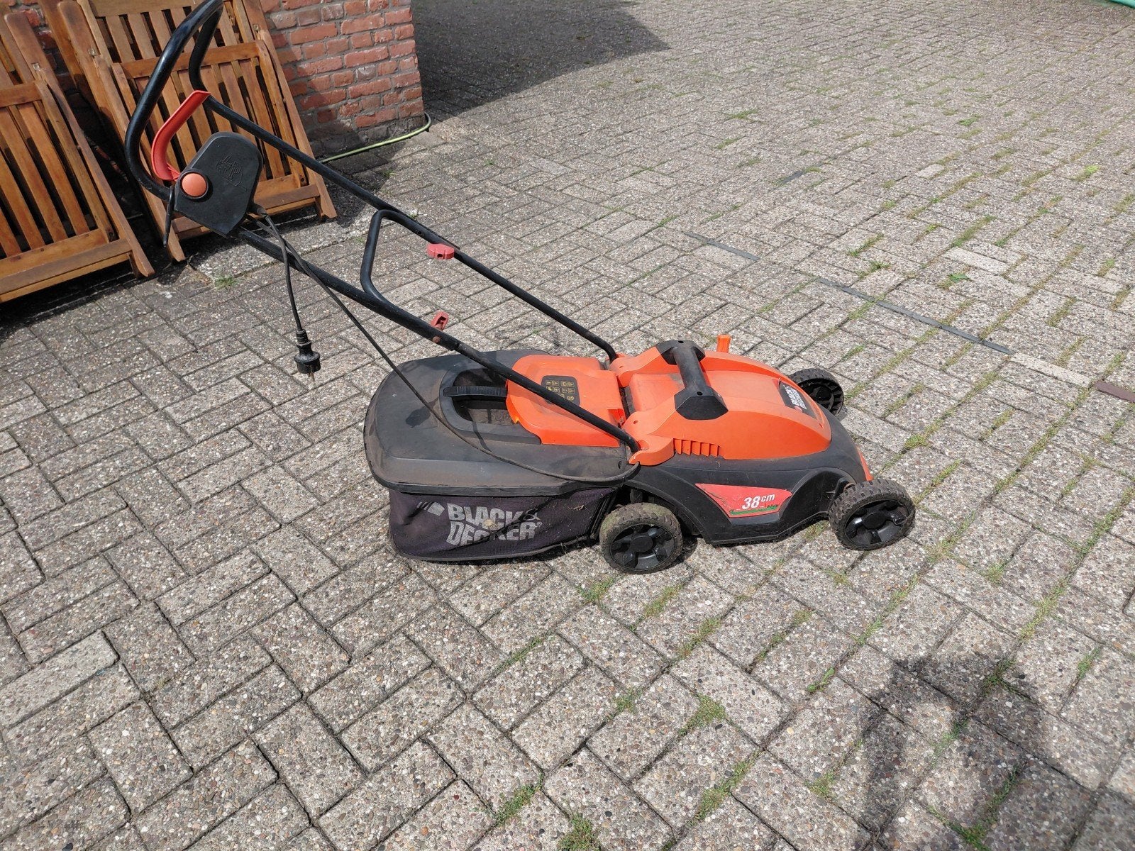 elektrische grasmaaier, Tuin en Terras, Ophalen, Gebruikt, 30 t/m 39 cm, Black & Decker