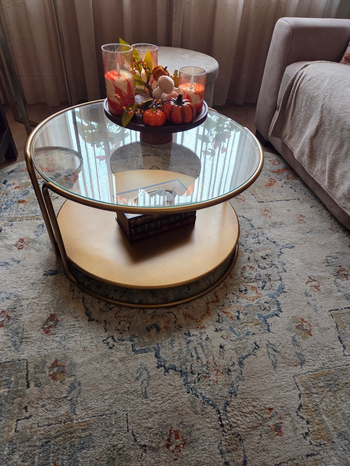 Gouden salontafel met glazen blad, Ophalen, Gebruikt, 50 tot 100 cm, Rond