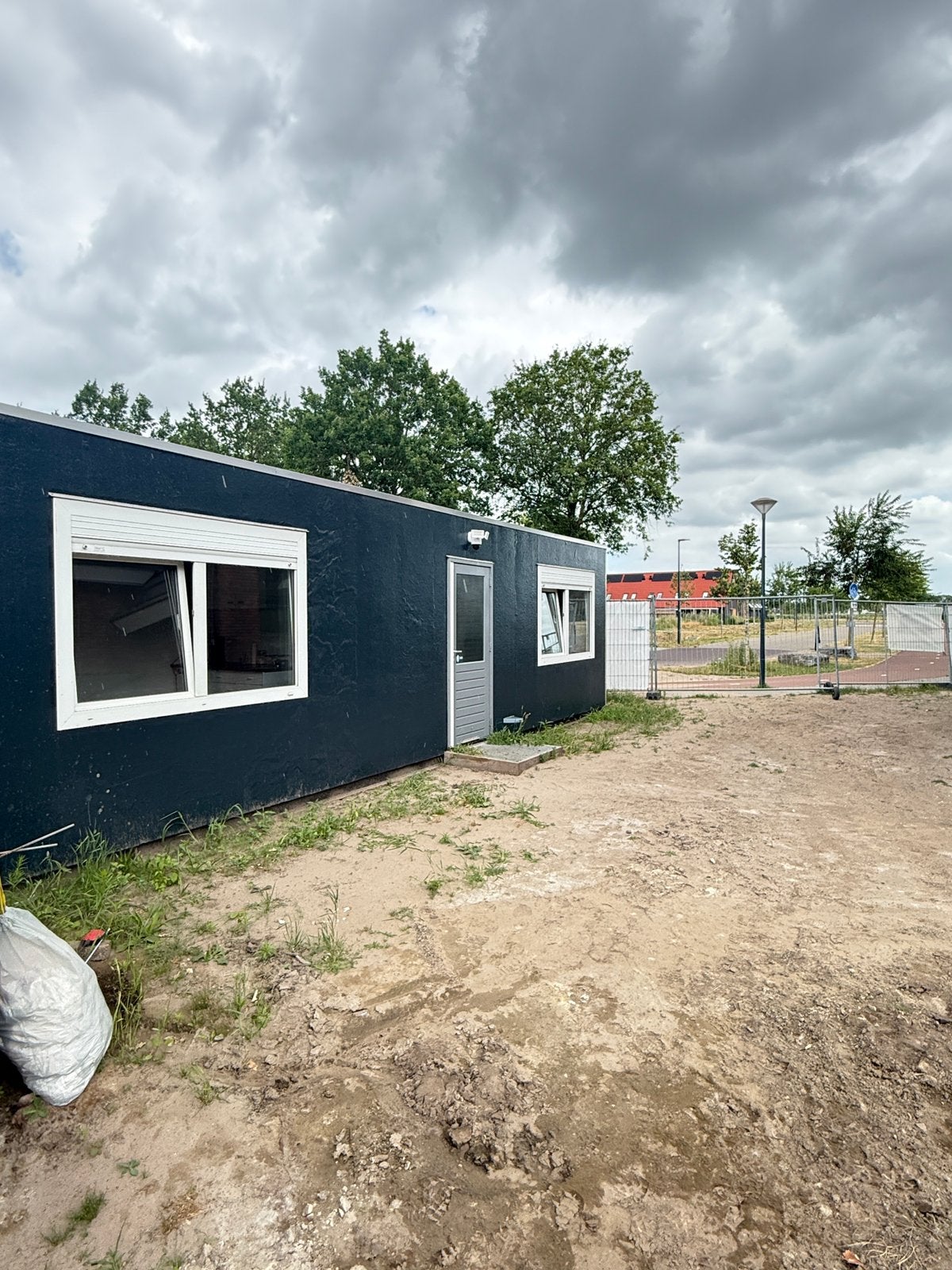 Nette en complete bouwkeet/kantoorunit van 10 × 3 meter, Ophalen, Gebruikt