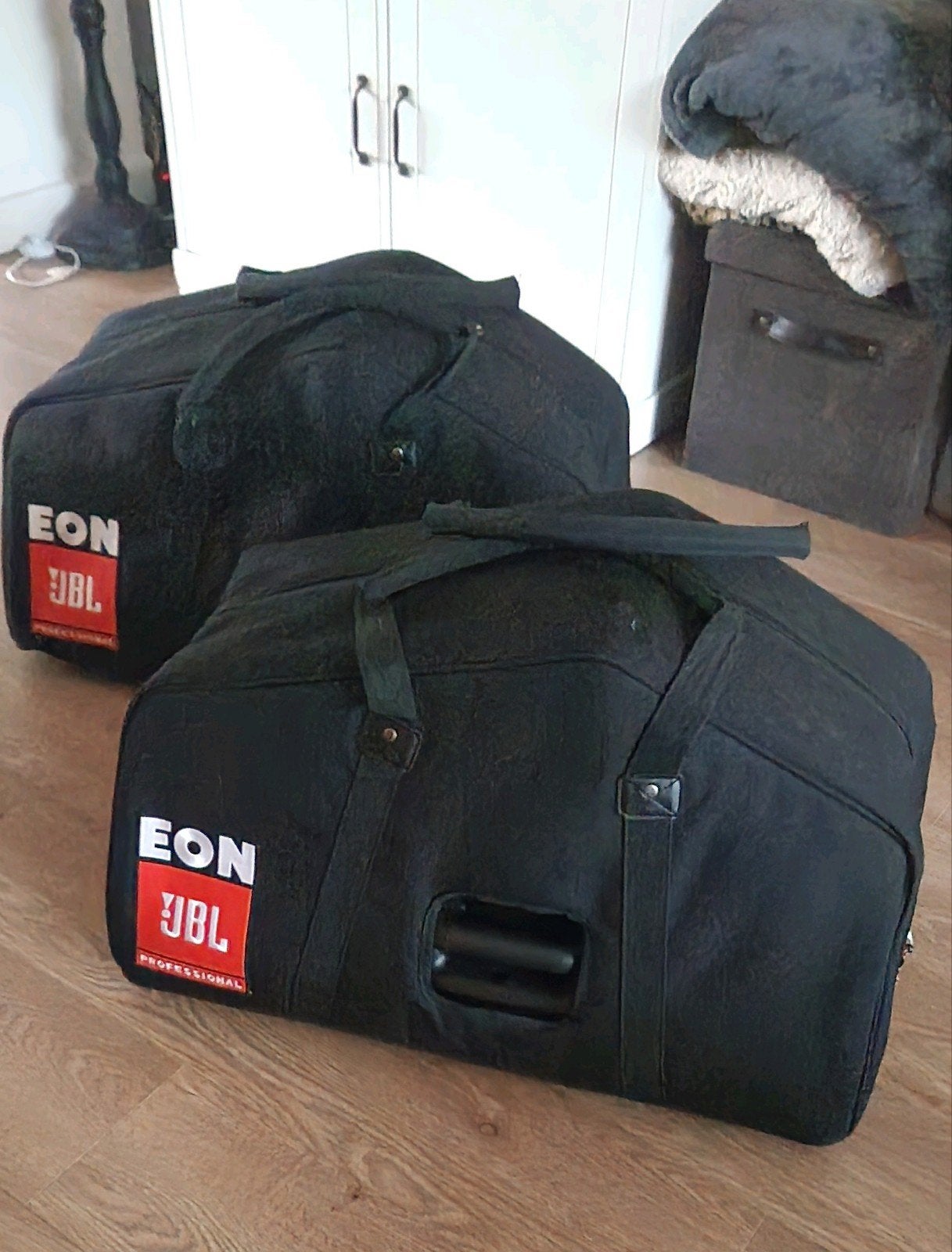 JBL EON15 G2/230 speakerset met kabels, tassen en standaards, Inclusief standaarden, JBL, Zo goed als nieuw, Ophalen