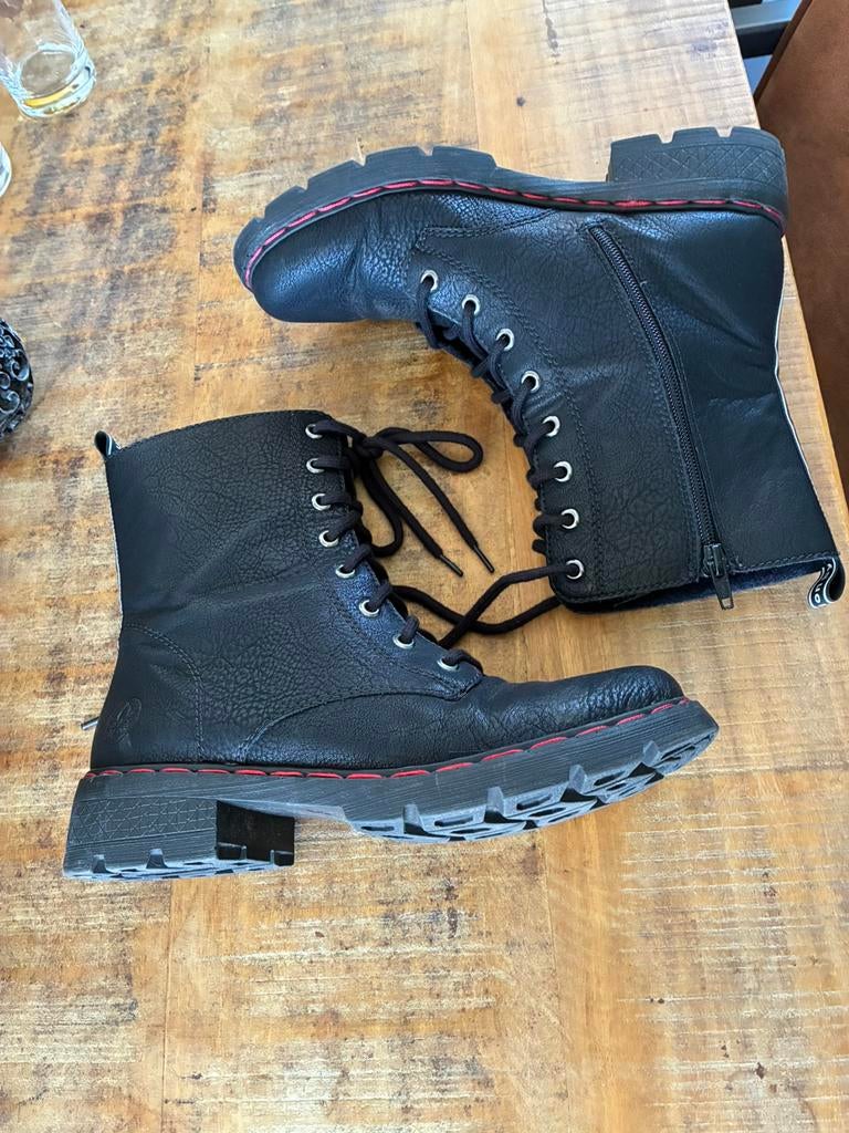 RIEKER stoere schoenen zgan 40, Kleding | Dames, Schoenen, Ophalen of Verzenden, Zo goed als nieuw, Zwart