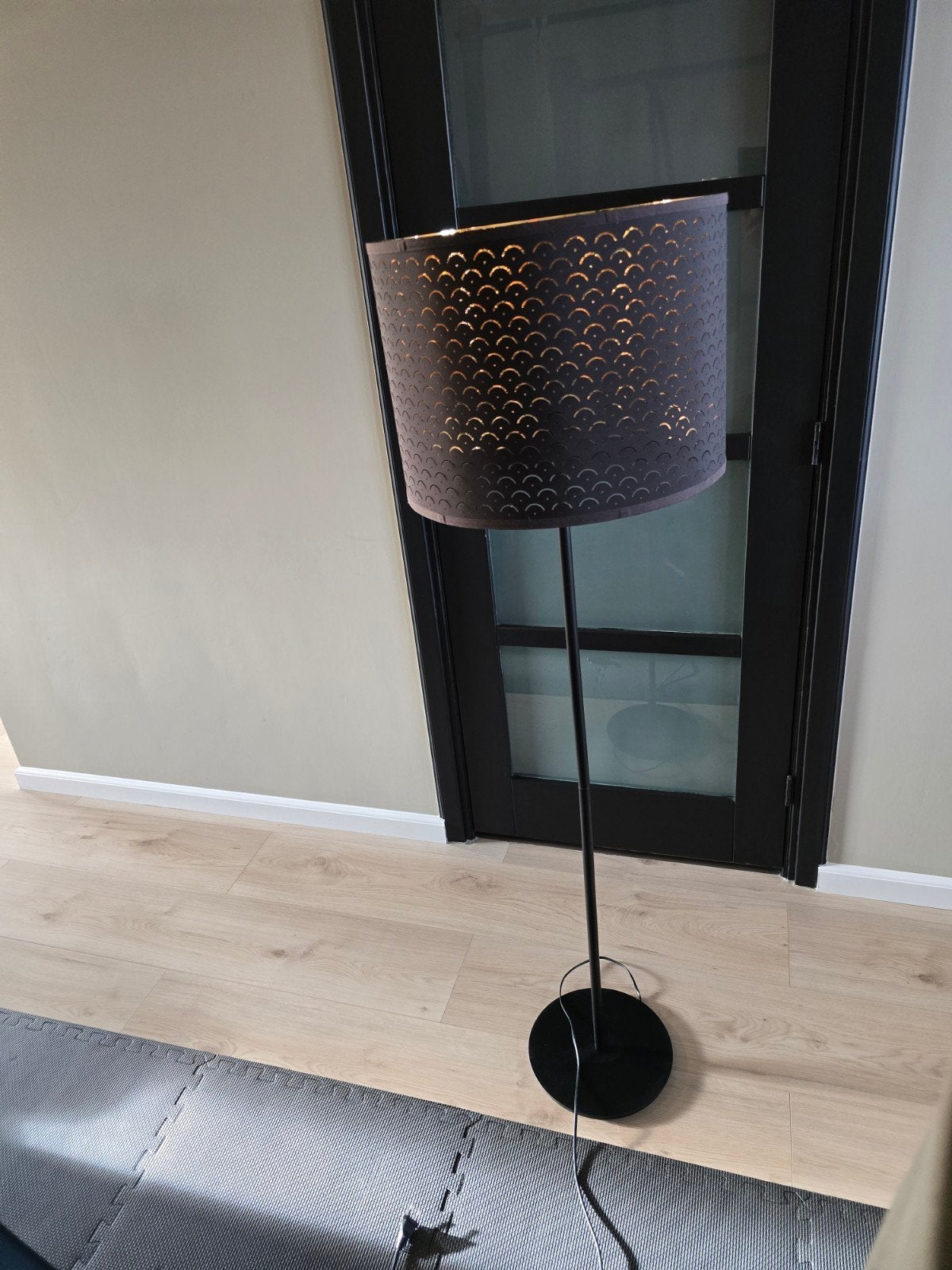 Ikea Nymo lampenkap met Skaftet vloerlamp voet, Ophalen, Modern, Scandinavisch, Zo goed als nieuw, Stof