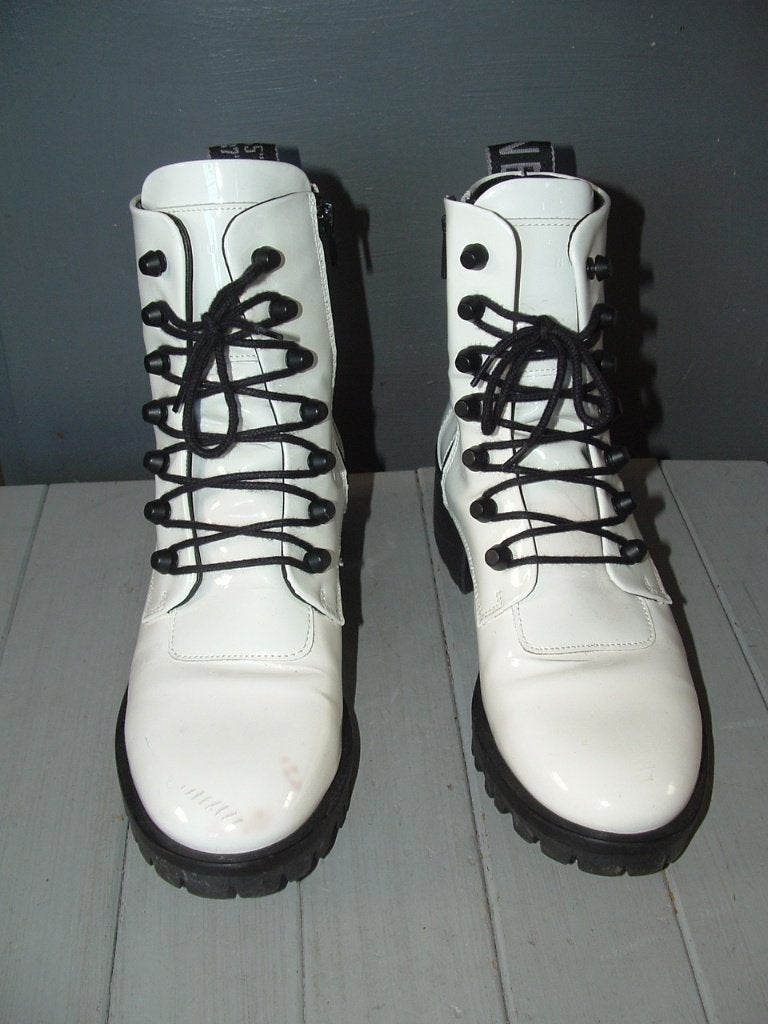 Nubbik NBKK wit lakleer Djuna Cone veterschoen boots maat 38, Kleding | Dames, Schoenen, Djuna Cone, Wit, Overige typen, Ophalen of Verzenden