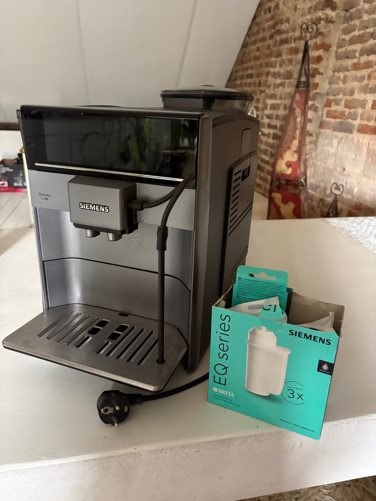 Siemens EQ.6 plus s100 koffiemachine met filters, Witgoed en Apparatuur, Koffiezetapparaten, Afneembaar waterreservoir, Gebruikt
