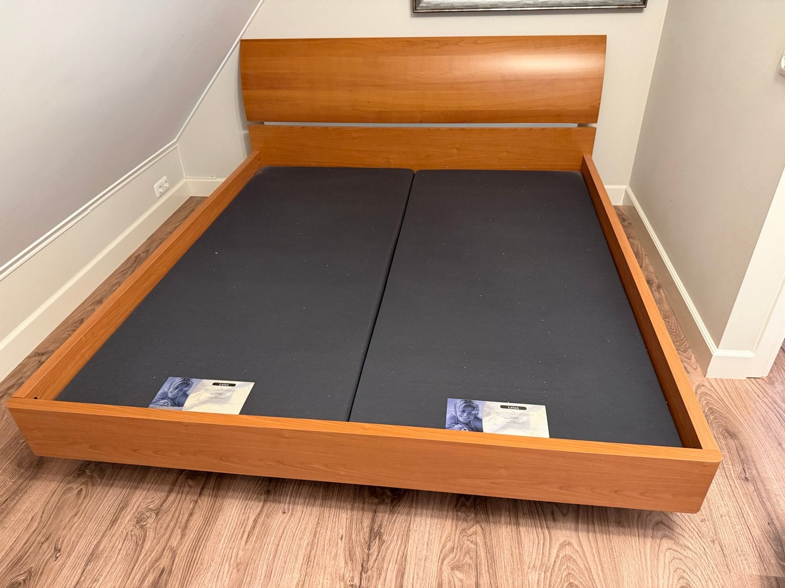 Tweepersoonsbed met boxspring en nachtkastjes, Ophalen, Gebruikt, Bruin, Tweepersoons