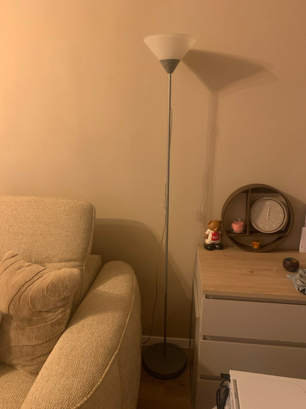 Vloerlamp met witte glazen kap - Modern design, Huis en Inrichting, Ophalen, Gebruikt, E27 (groot), Glas