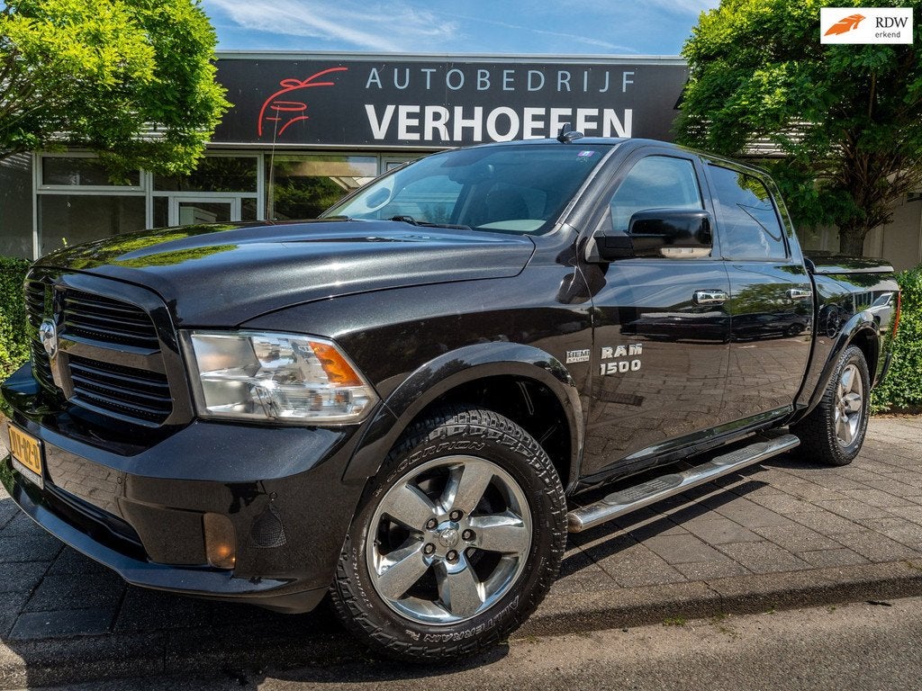 Dodge Ram 1500 5.7 V8 4x4 Crew Cab 5'7 | BULLBAR | TREKHAAK, Auto's, Dodge, Automaat, 450 kg, Gebruikt, 5654 cc