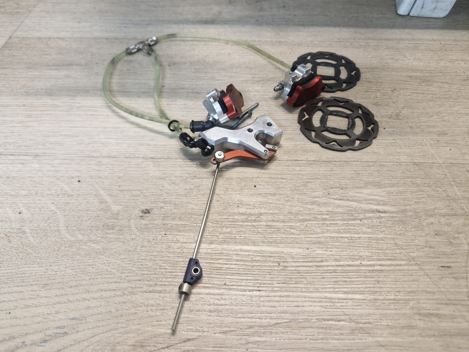 fg hydraulische remsysteem, Benzine, Ophalen of Verzenden, Zo goed als nieuw, Onderdeel
