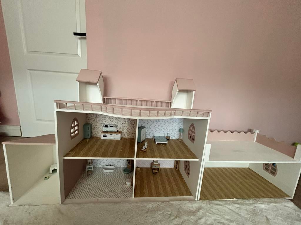 Handgemaakt prinsessen poppenhuis, Ophalen, Zo goed als nieuw