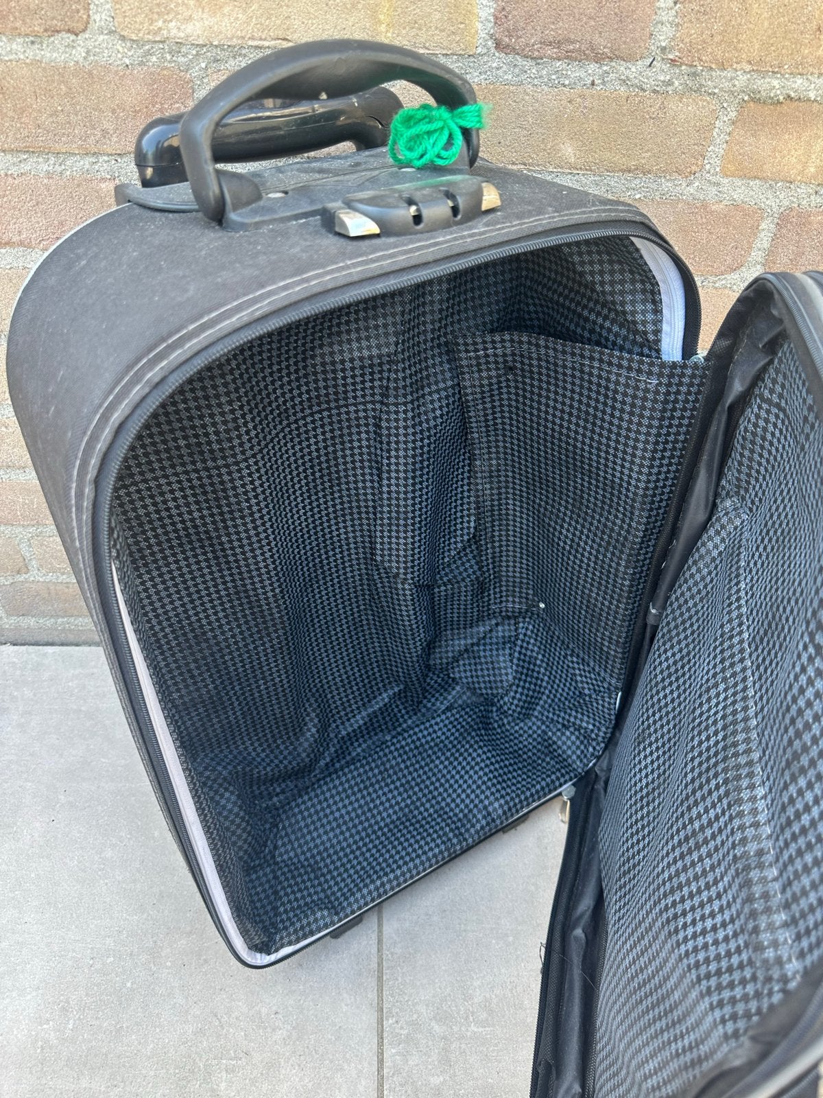 Handbagage koffer met wieltjes en uitschuifbare handgreep, Ophalen, 40 tot 60 cm, Gebruikt, 20 tot 30 cm