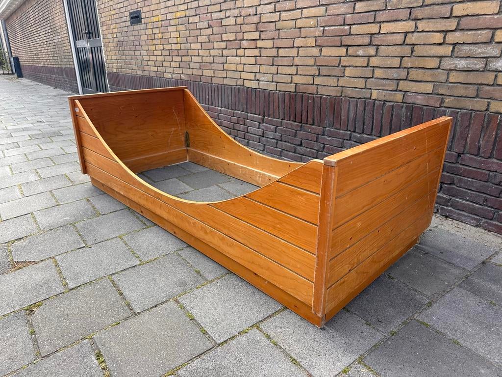 Vintage grenen bed 190x80 met lattenbodem, 50 jaar oud, Ophalen