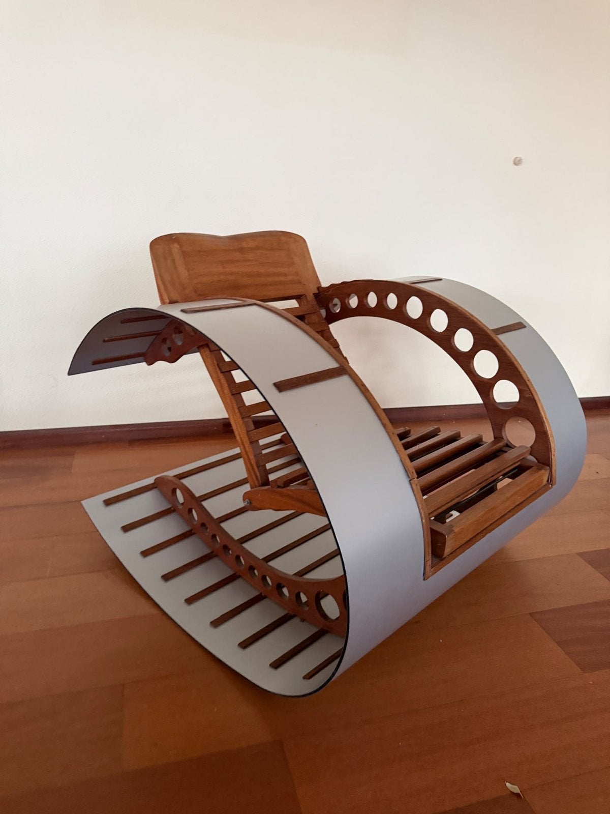 Unieke Design Schommelstoel, Huis en Inrichting, Ophalen, Zo goed als nieuw, Hout, 75 tot 100 cm