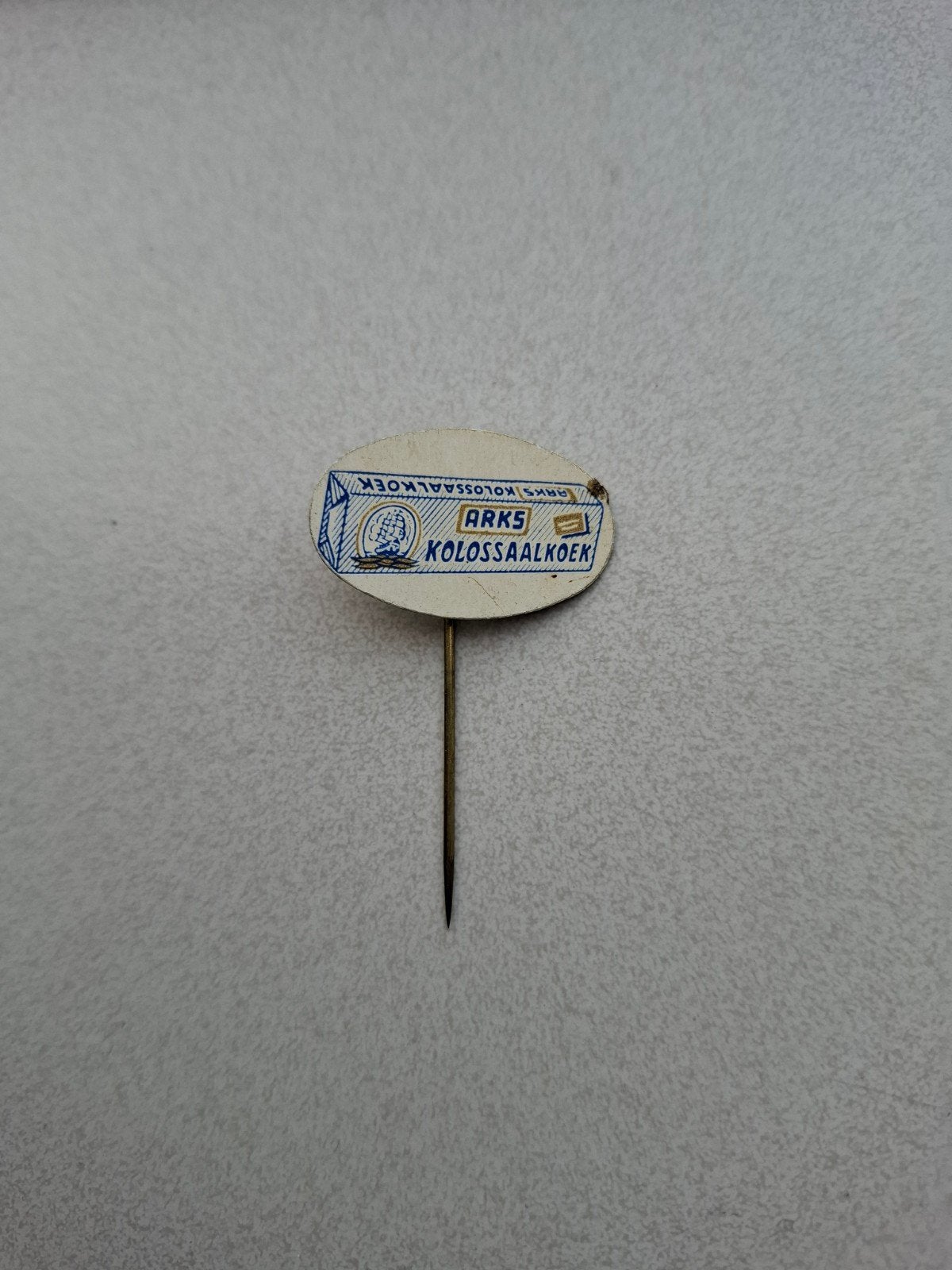 Vintage speldje pin prikker steekspeld Bakkerij Arks, Heerde, Verzamelen, Ophalen of Verzenden