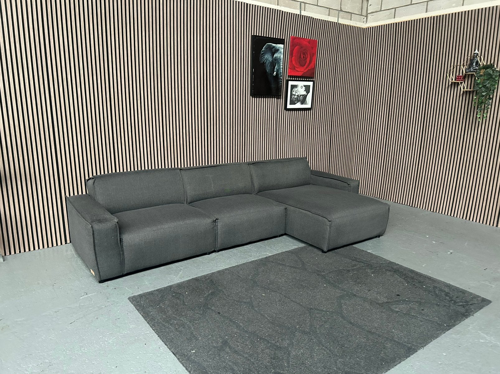 GRATIS LEVERING DONKER GRIJZE HOEKBANK 320X153 GEREINIGD, Loungebank, Hoekbank, 300 cm of meer, Ophalen of Verzenden