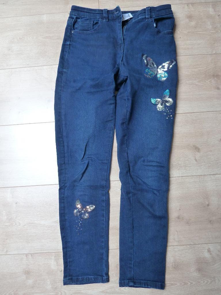 Next spijkerbroek met vlinders maat 146, Broek, Meisje, Ophalen of Verzenden, Zo goed als nieuw