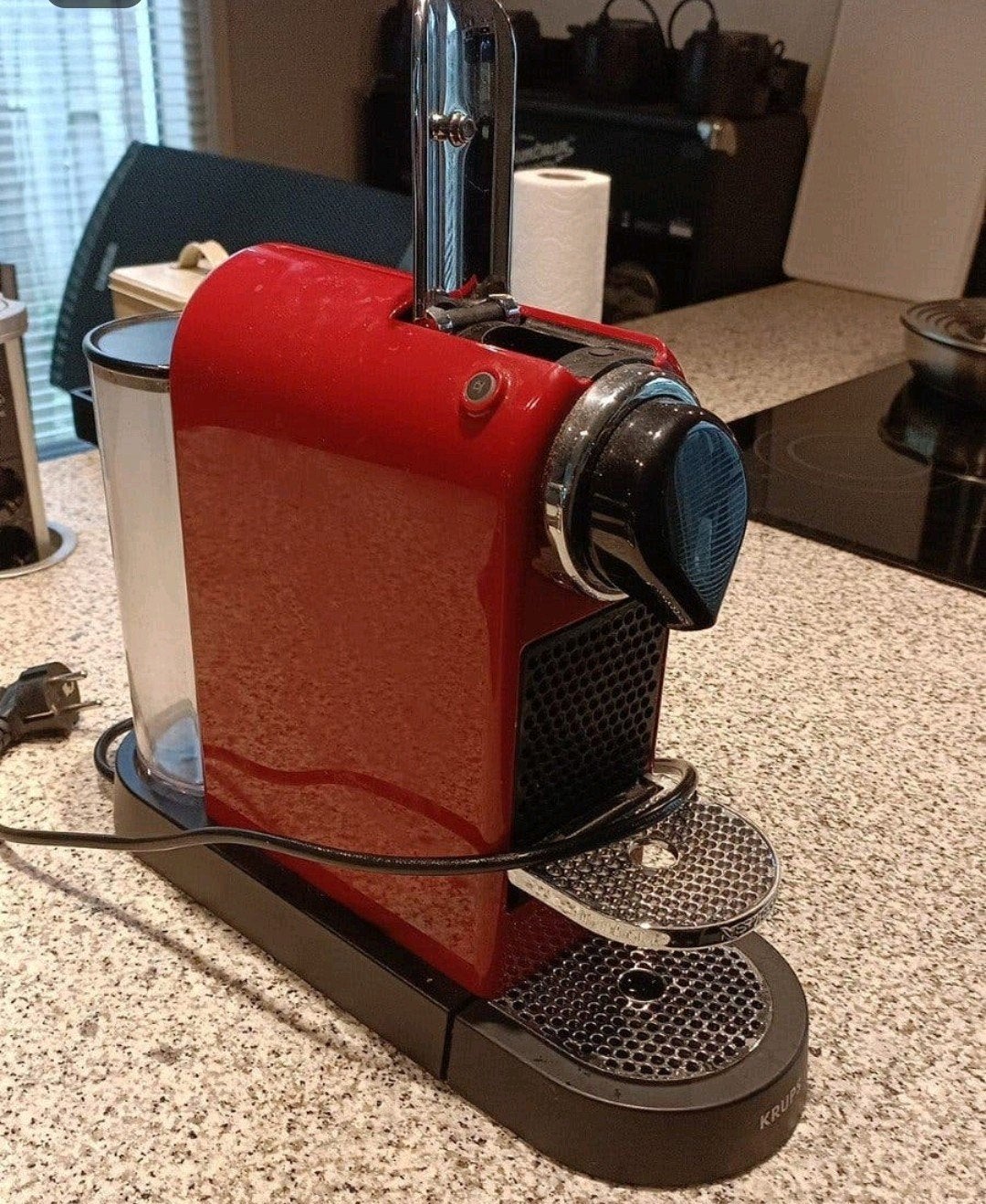 Krups Nespresso CitiZ Koffiemachine – Kersenrood [NETJES], Koffiemachine, Ophalen of Verzenden, Zo goed als nieuw, 2 tot 4 kopjes