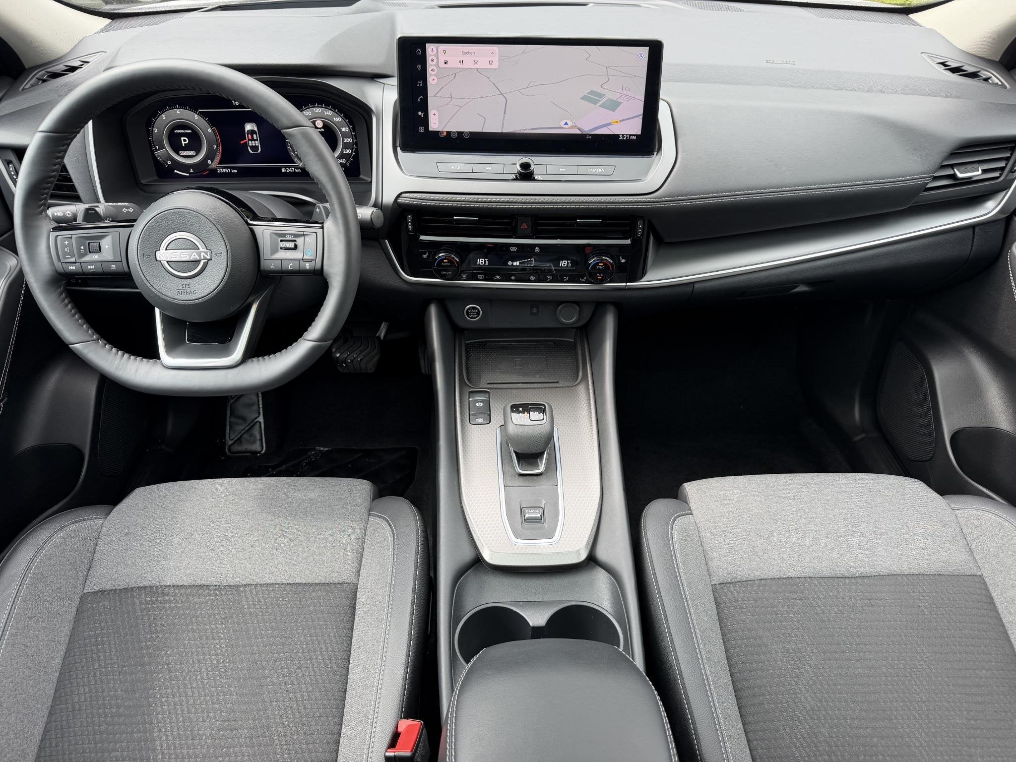 Nissan Qashqai 1.3 MHEV Xtronic N-Connecta / Panoramadak / 1, Auto's, 4 cilinders, Leder en Stof, Wit, 1365 kg