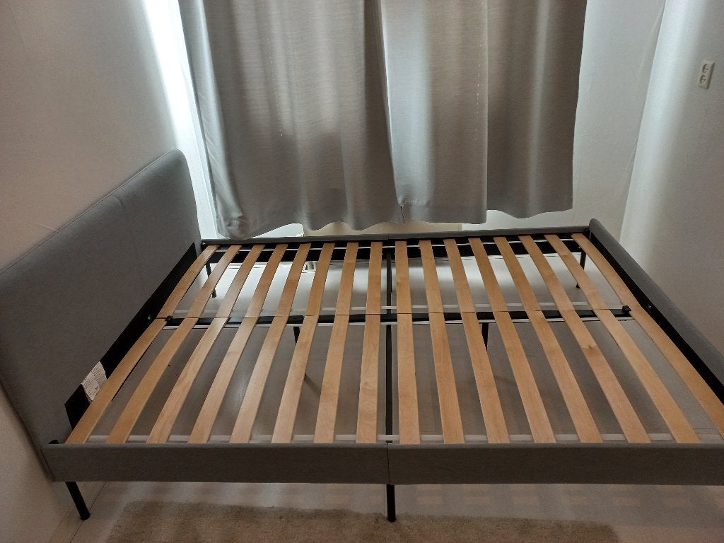 Bed,, Ophalen, Overige materialen, Gebruikt, 140 cm