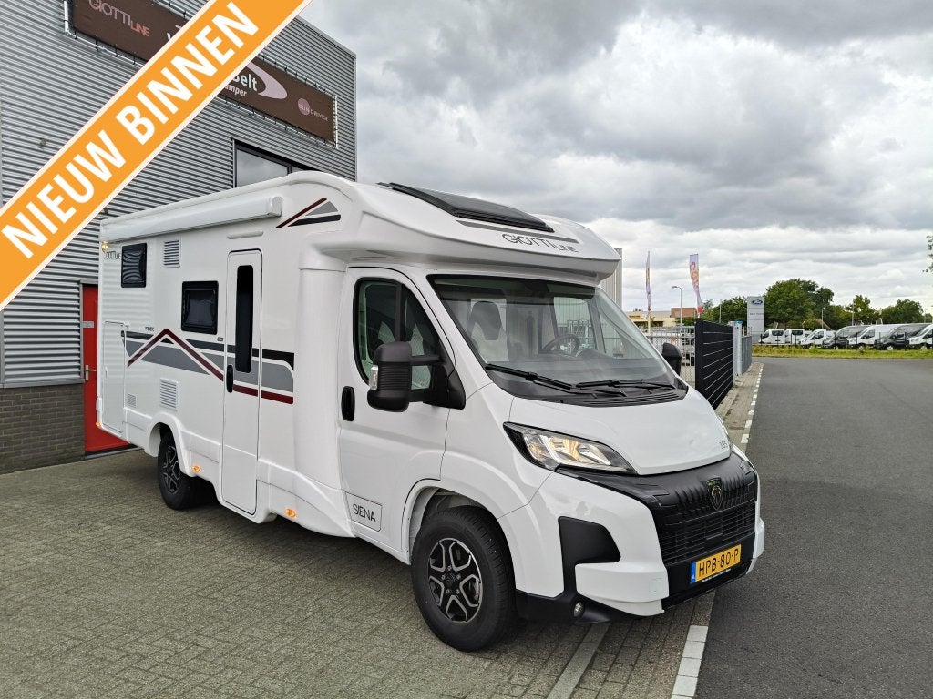 Giottiline Siena 385 Automaat lengtebedden en hefbed 5p, Caravans en Kamperen, Campers, Ringverwarming, Koelkast, 6 tot 7 meter