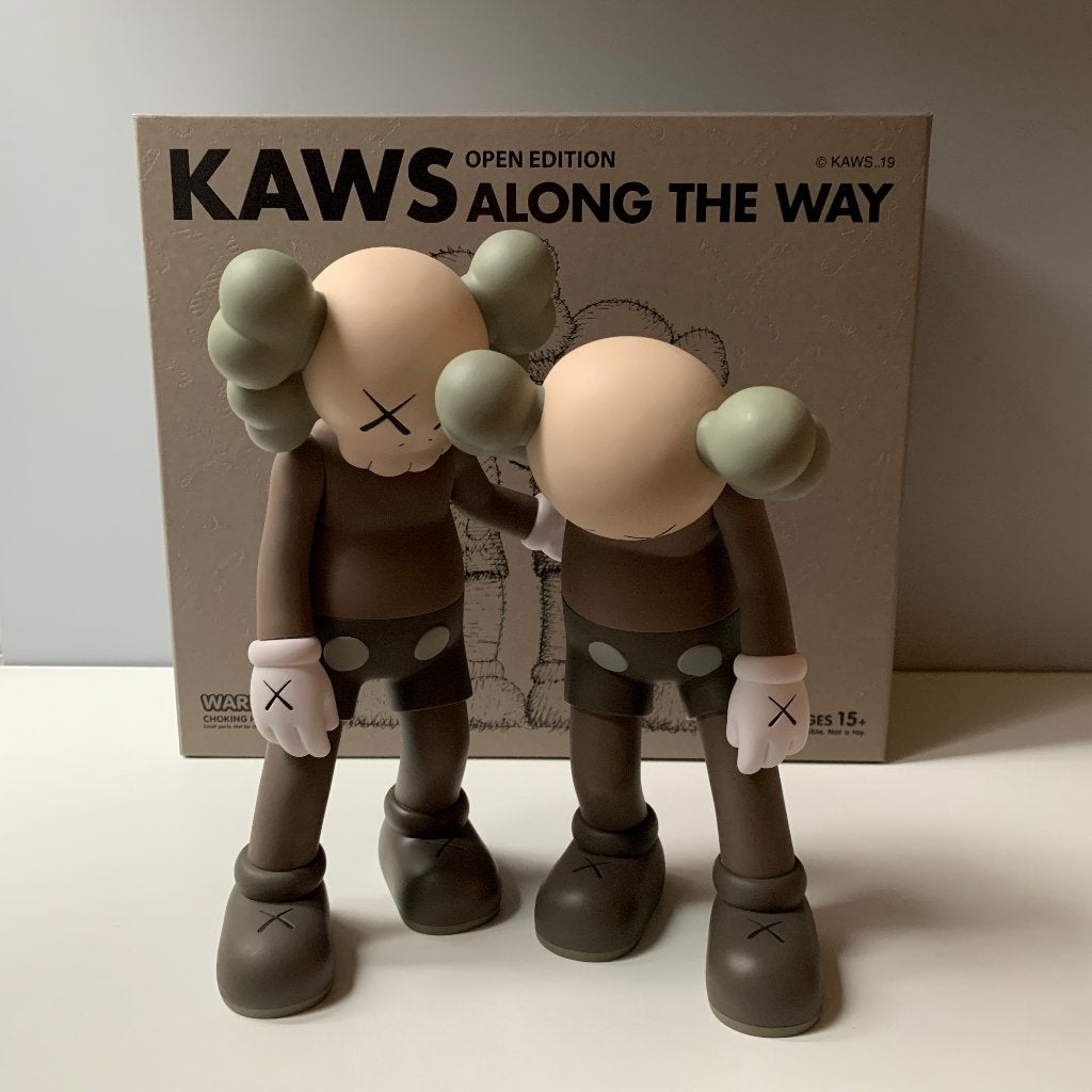 Kaws Along The Way Vinyl Figure Brown 2019 Medicom, 26 cm, Verzenden, Pop/figuur, Overige materialen