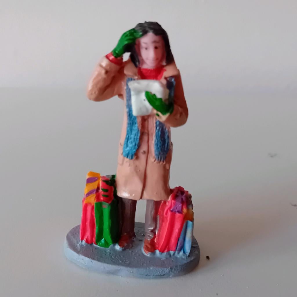 Lemax winkelende dame, Lemax figuur Kerstdorp, Diversen, Kerst, Ophalen of Verzenden