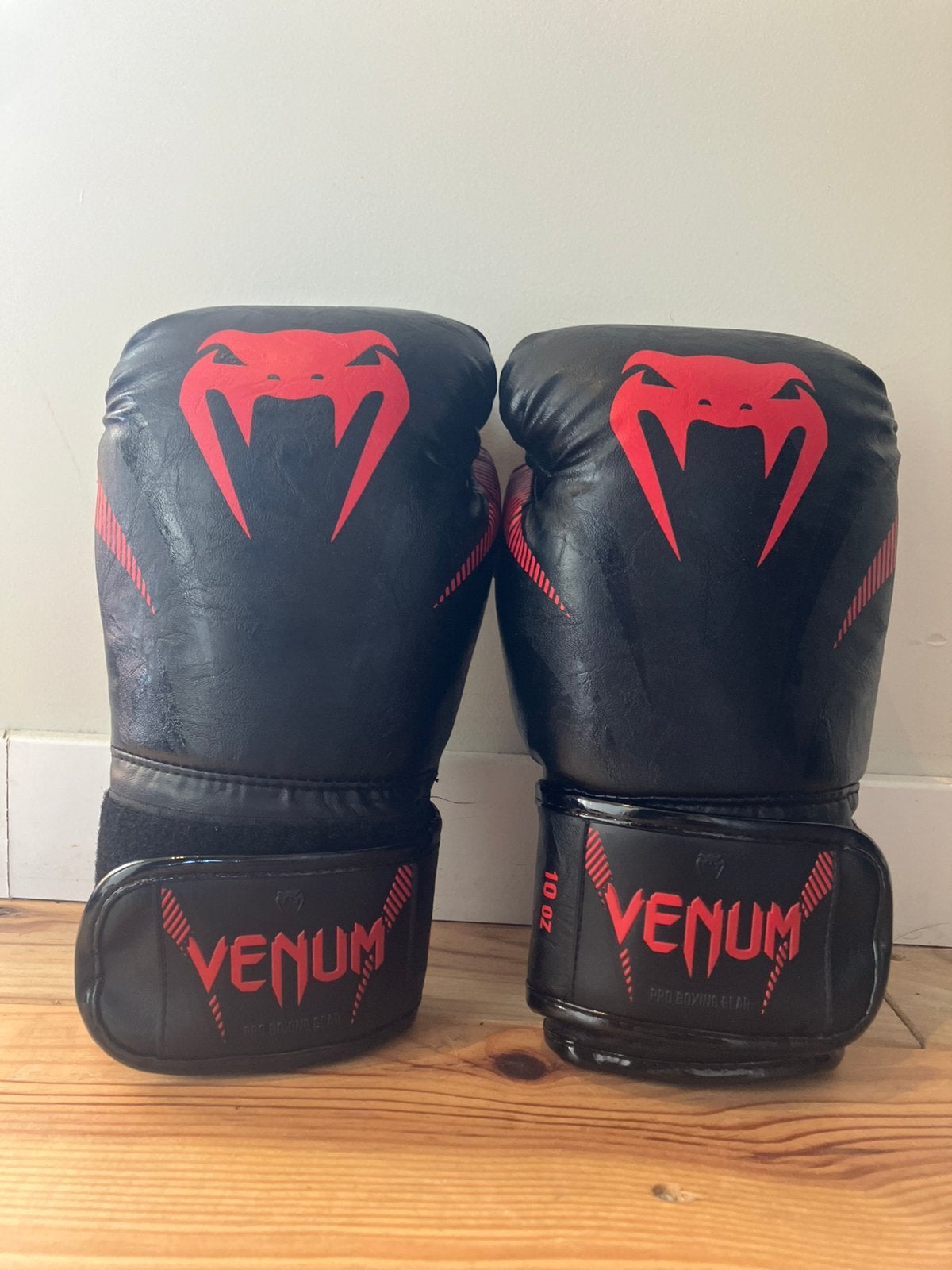 Venum kickboks handschoenen, Ophalen of Verzenden, Zo goed als nieuw, Bokshandschoenen